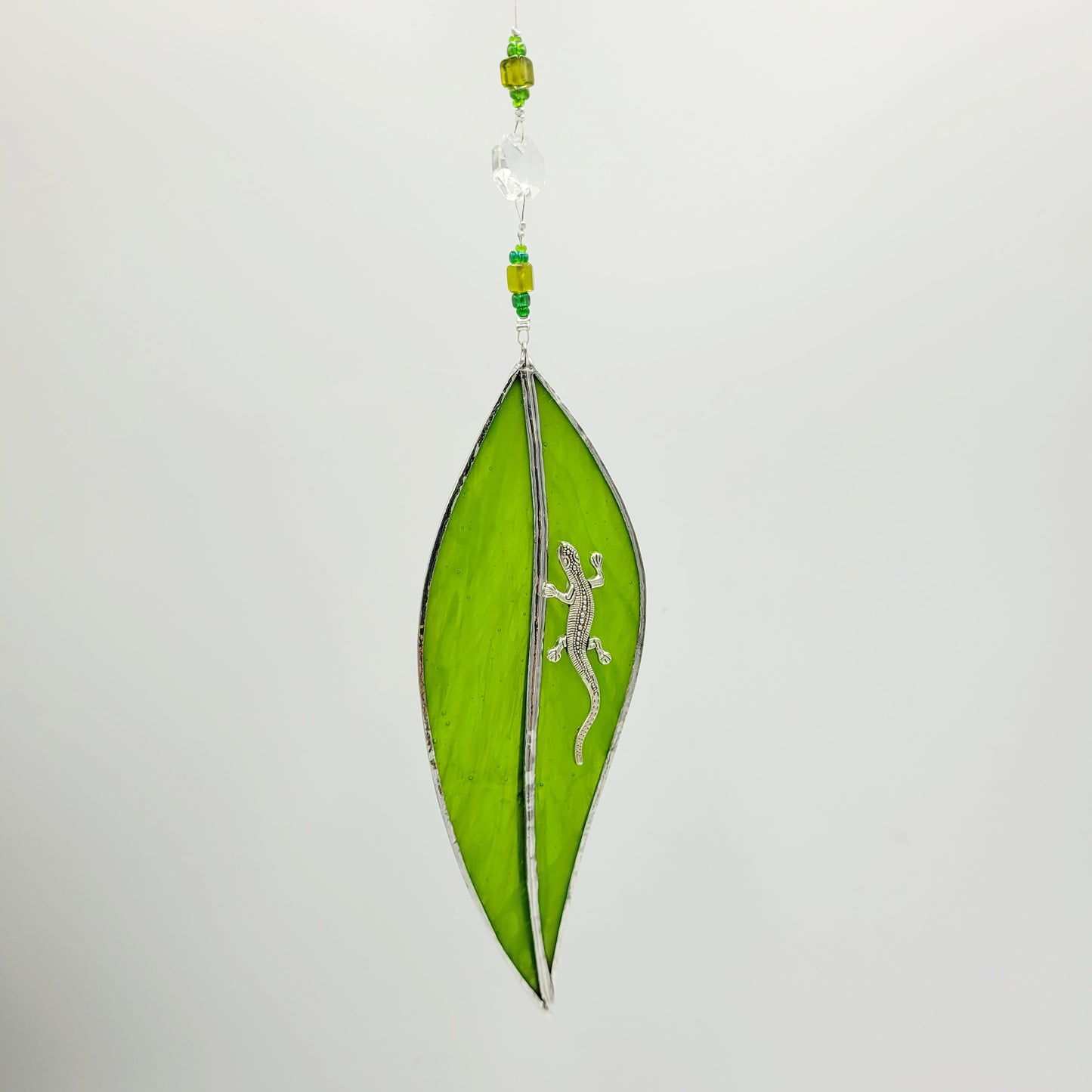 Hanging Stained Glass Small Leaf Light Green / Lizard