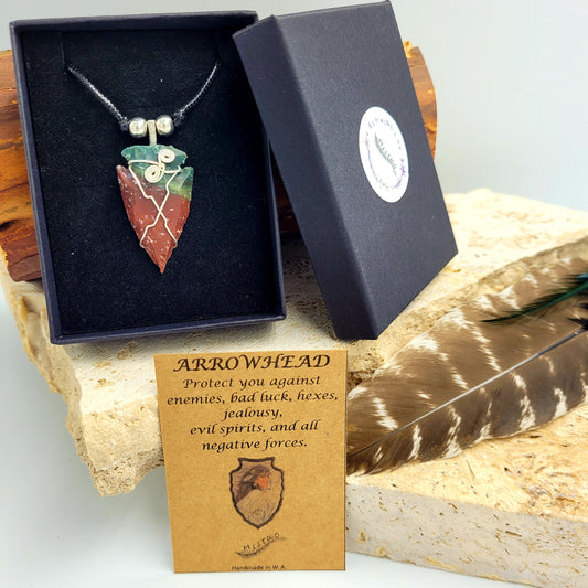 Necklace Arrowhead Wire / Red Jasper