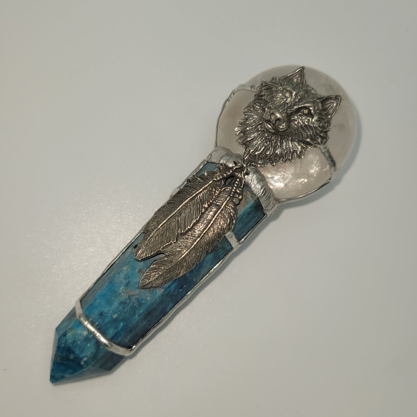 Exclusive Wand - Wolf ( Clear Quartz/ Apatite)