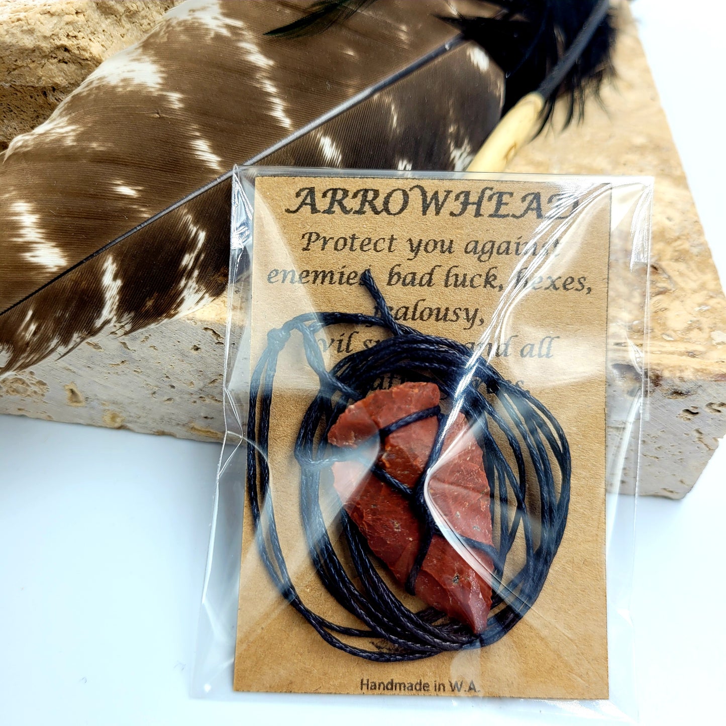 Necklace Arrowhead String / Red Jasper