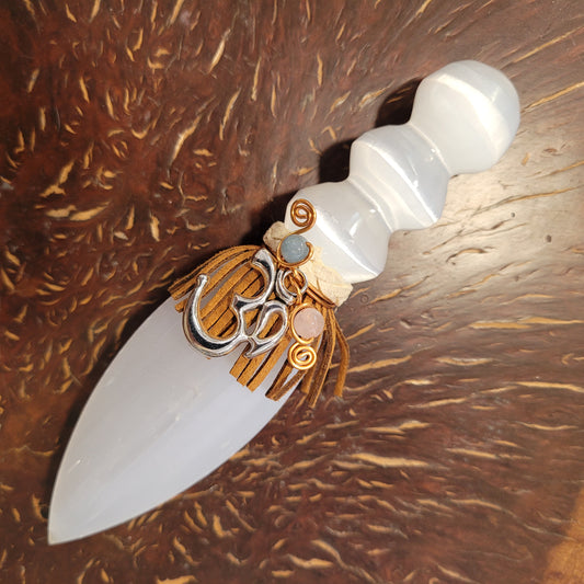 Selenite Sword Small /Om