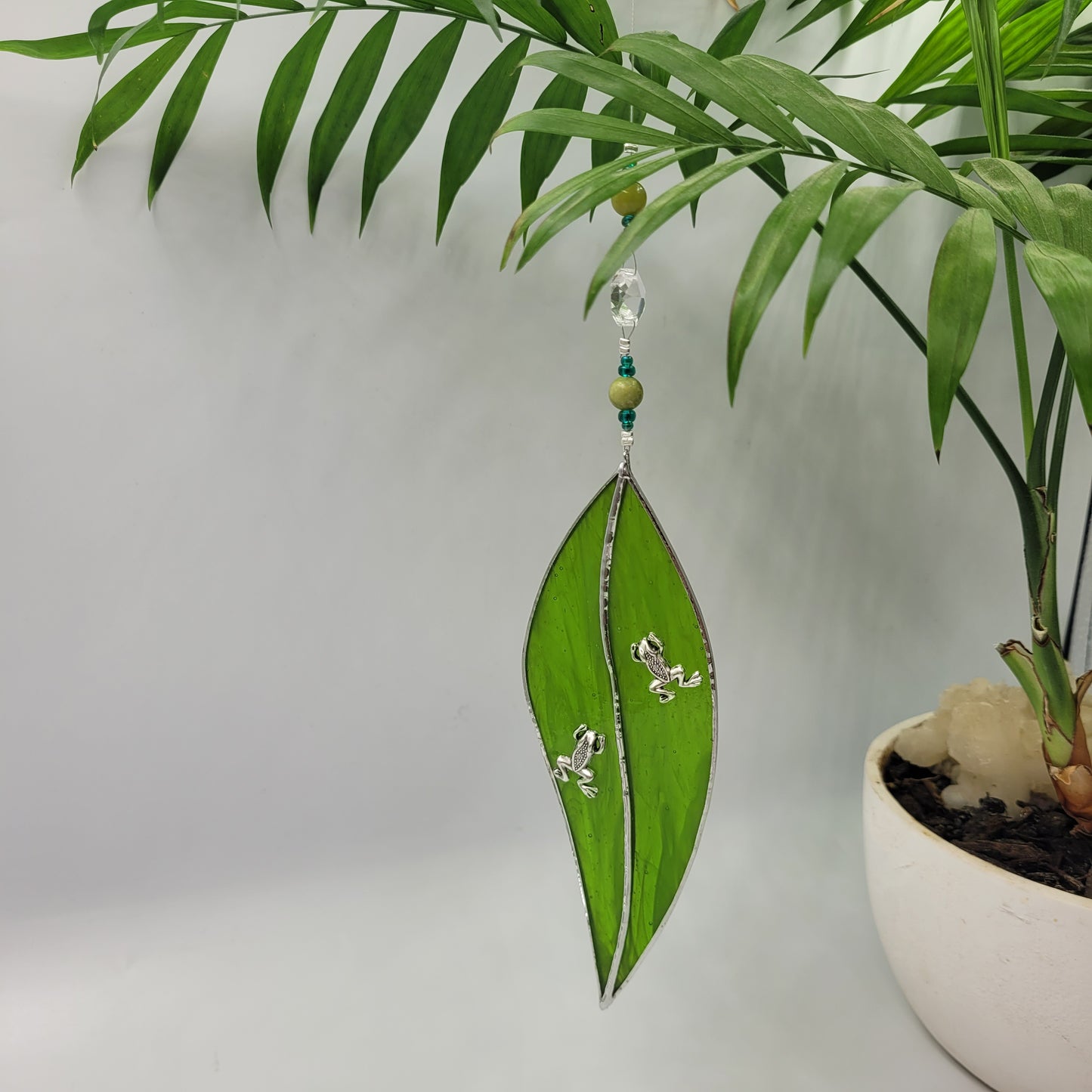 Hanging Stained Glass Small Leaf Light Green / Frog
