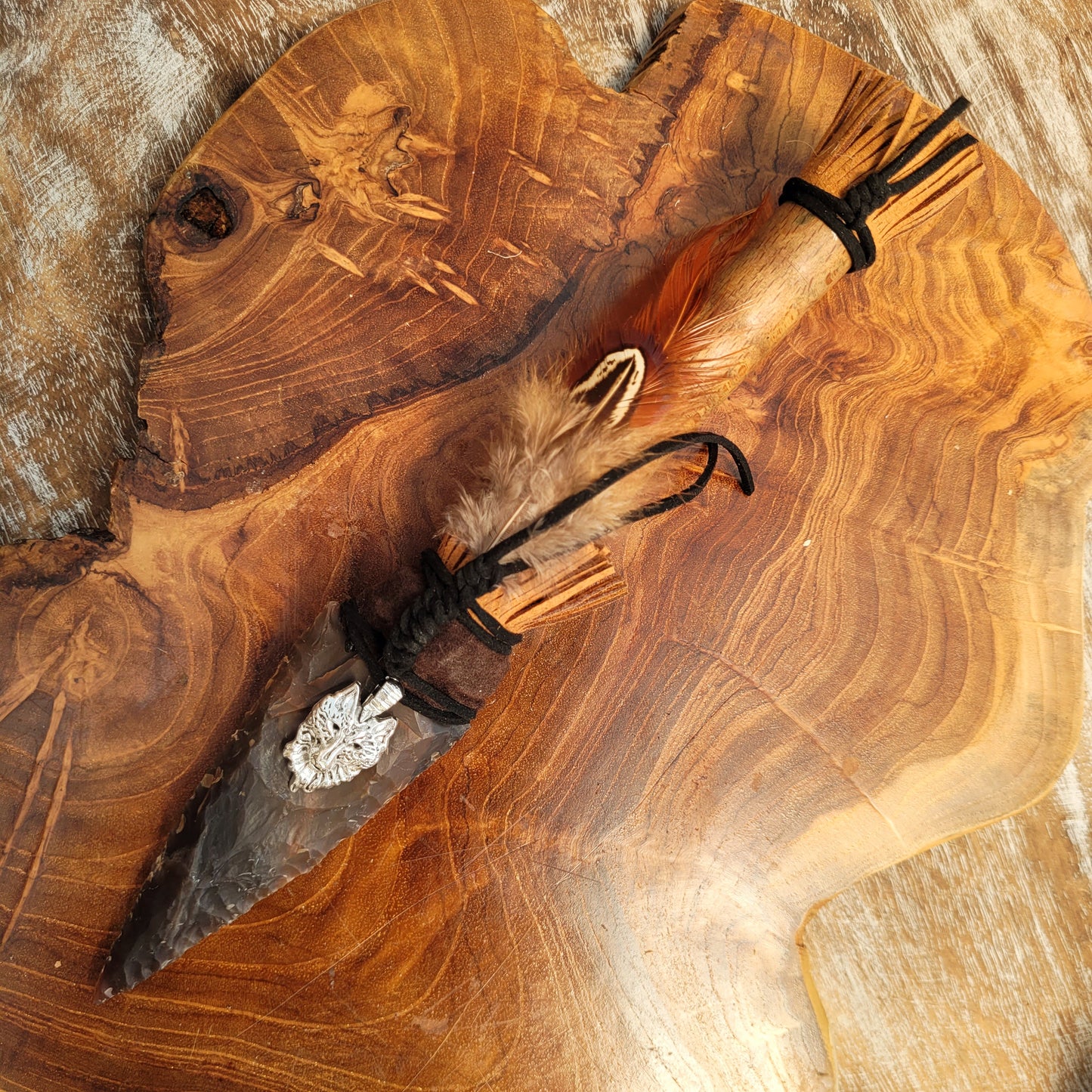 Indian Dagger Wolf - Obsidian